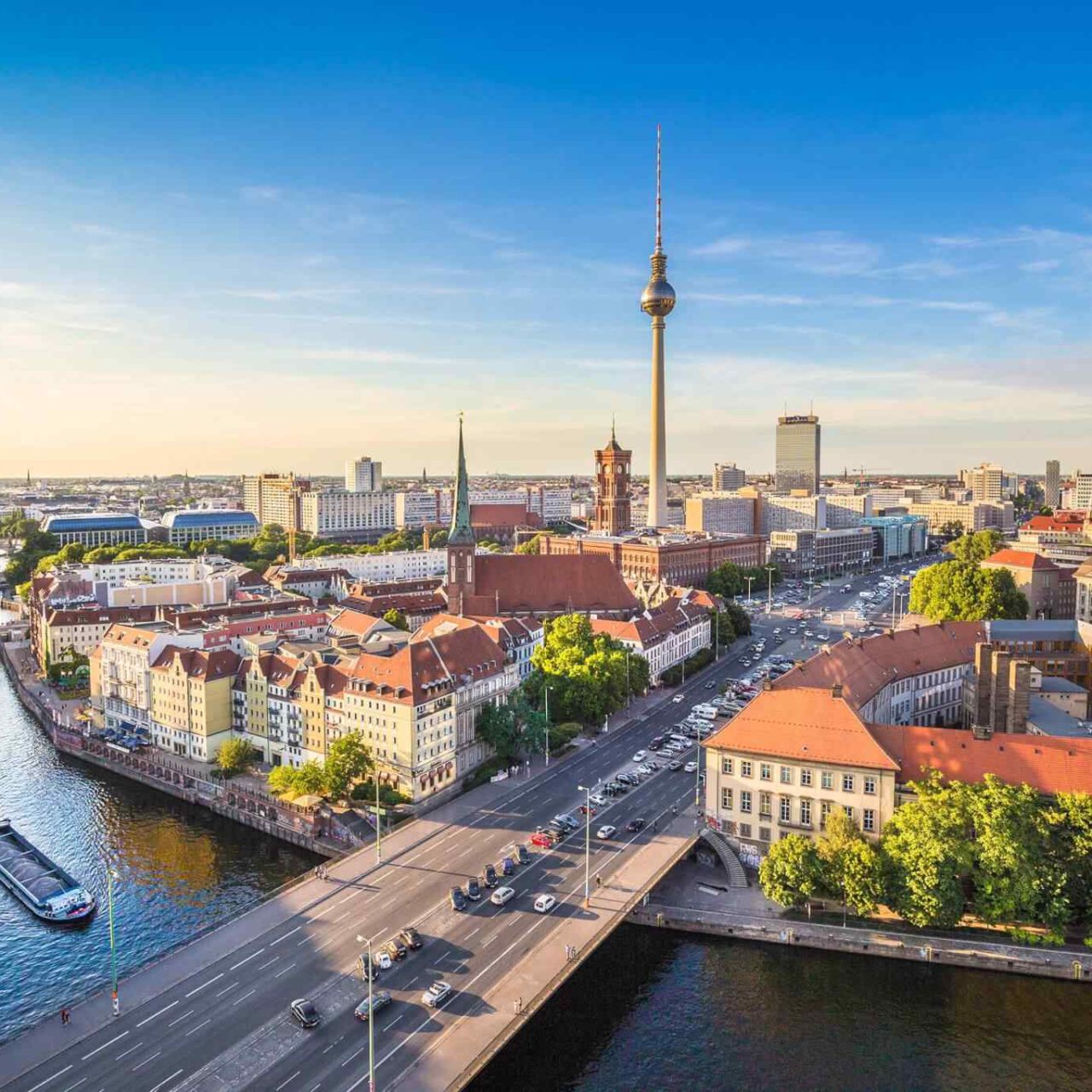 https://binmoosatravel.com/wp-content/uploads/2018/09/destination-berlin-05-1280x1280.jpg
