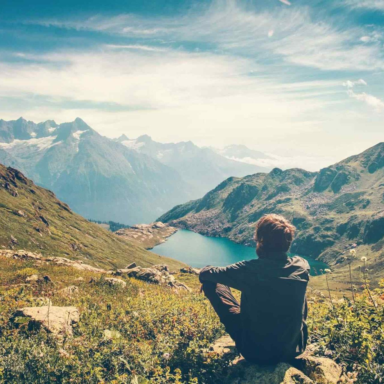 https://binmoosatravel.com/wp-content/uploads/2018/09/img-faq-01-1280x1280.jpg